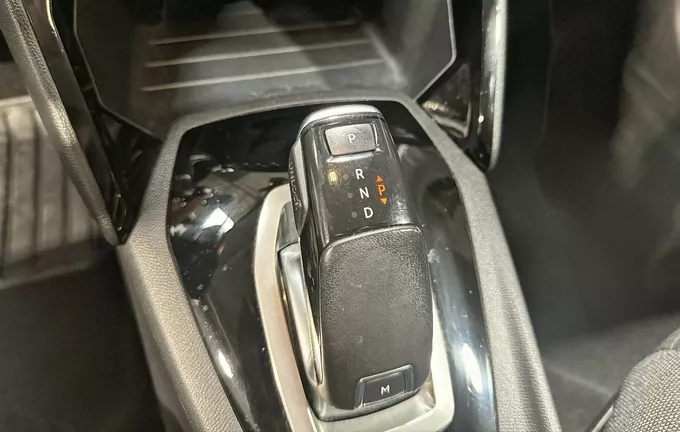 PEUGEOT 208 PureTech 100 S&S EAT8 Style photo 14 945878