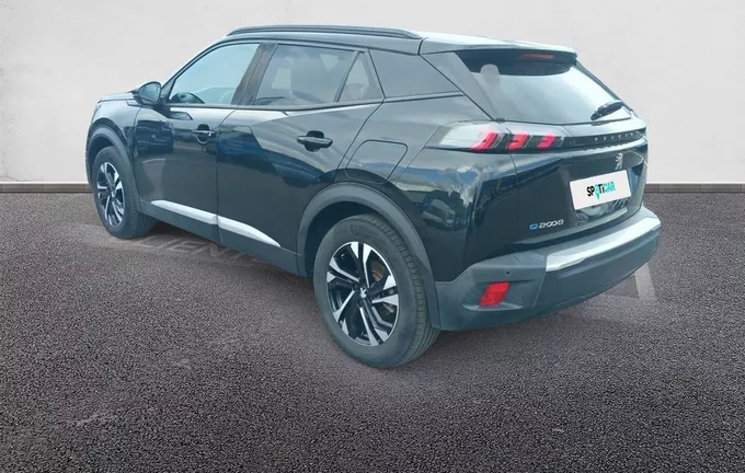 PEUGEOT 2008 ELECTRIQUE 136 ch Allure Pack extérieur trois quart arrière gauche 945838
