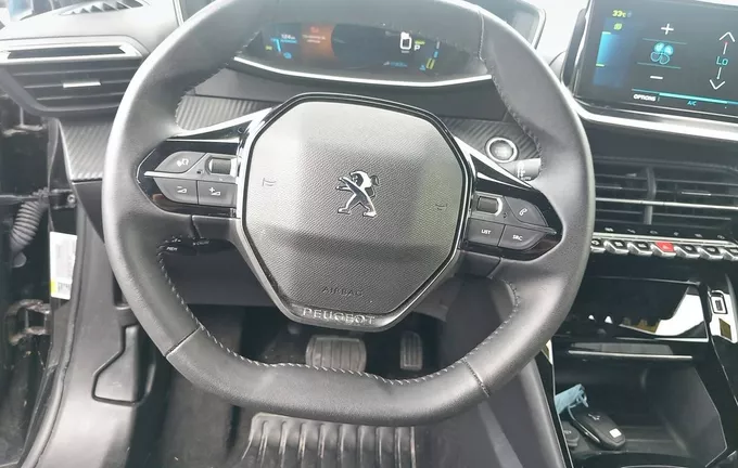 PEUGEOT 2008 ELECTRIQUE 136 ch Allure Pack photo 9 945838