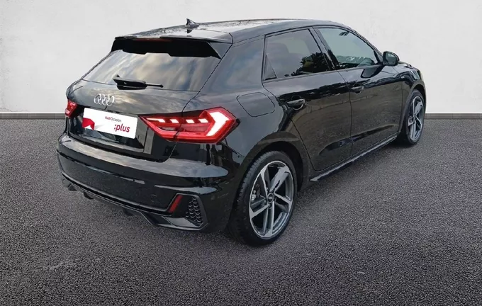 AUDI A1 Sportback 30 TFSI 116 ch S tronic 7 S Line Plus extérieur trois quart avant droit 2128243
