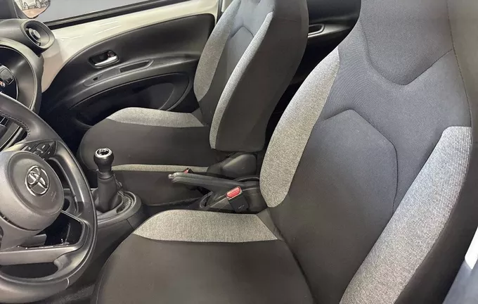 TOYOTA AYGO X 1.0 VVT-i 72 Dynamic photo 20 1103160