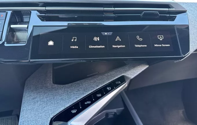 PEUGEOT 5008 Hybrid 136 e-DCS6 Allure photo 15 945815