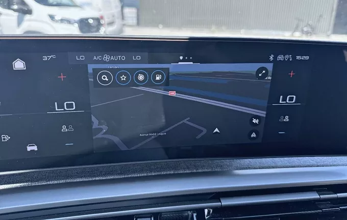 PEUGEOT 5008 Hybrid 136 e-DCS6 Allure photo 20 945815