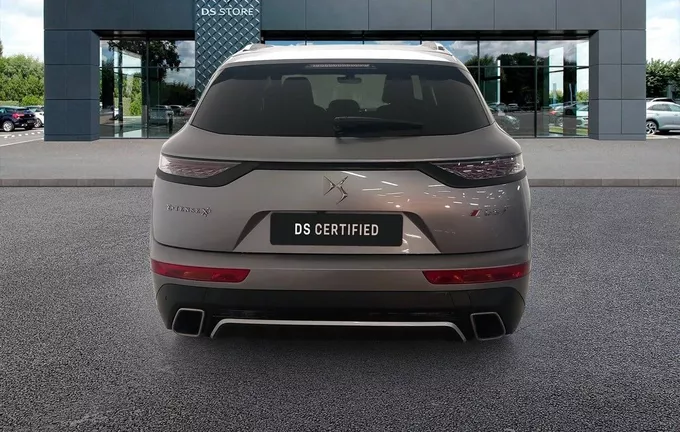 DS DS7 CROSSBACK Hybride E-Tense 300 EAT8 4x4 Performance Line+ extérieur trois quart arrière droit 944425