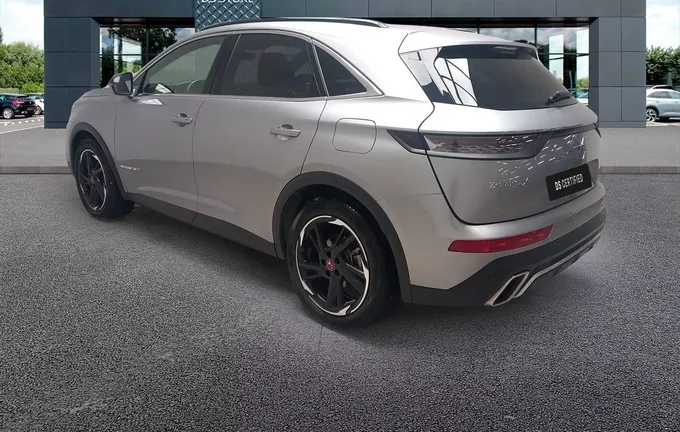 DS DS7 CROSSBACK Hybride E-Tense 300 EAT8 4x4 Performance Line+ extérieur trois quart arrière gauche 944425