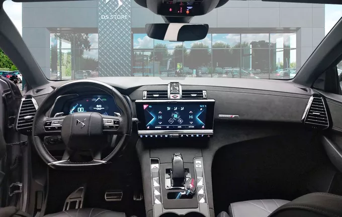 DS DS7 CROSSBACK Hybride E-Tense 300 EAT8 4x4 Performance Line+ extérieur côté gauche 944425