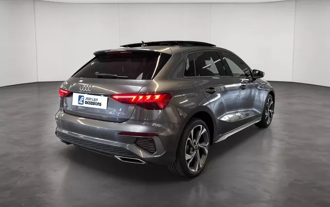 AUDI A3 Sportback 40 TFSIe 204 S tronic 6 S Line extérieur trois quart arrière droit 2131005