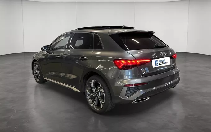 AUDI A3 Sportback 40 TFSIe 204 S tronic 6 S Line extérieur trois quart arrière gauche 2131005