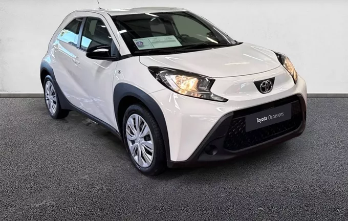 TOYOTA AYGO X 1.0 VVT-i 72 Dynamic extérieur trois quart avant droit 1103113