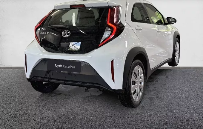TOYOTA AYGO X 1.0 VVT-i 72 Dynamic extérieur trois quart arrière droit 1103113
