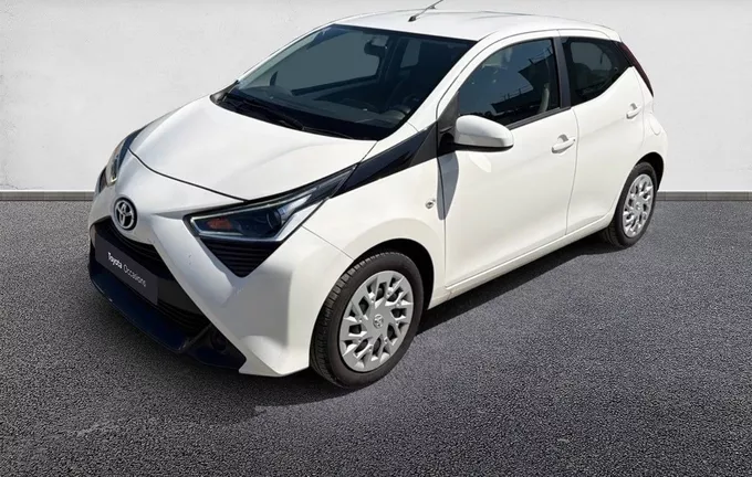 TOYOTA AYGO 1.0 VVT-i x-play extérieur trois quart avant gauche 1103701