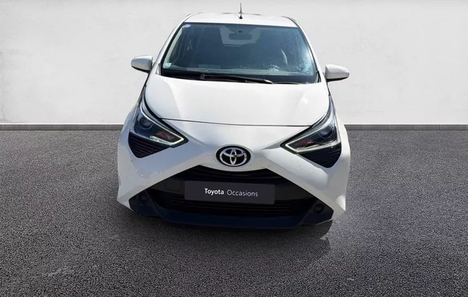 TOYOTA AYGO 1.0 VVT-i x-play extérieur avant 1103701