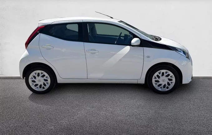 TOYOTA AYGO 1.0 VVT-i x-play extérieur côté droit 1103701