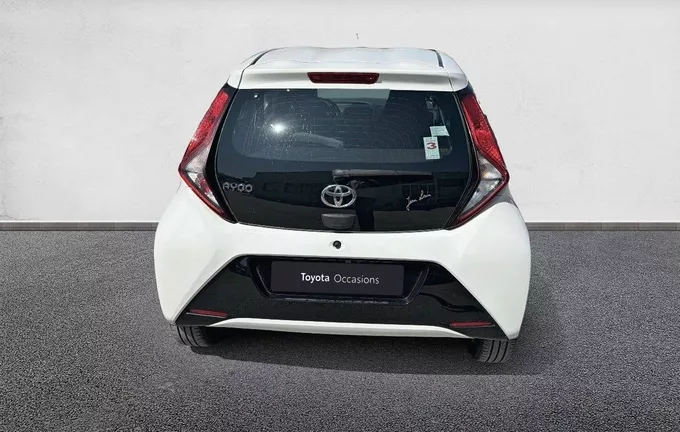 TOYOTA AYGO 1.0 VVT-i x-play extérieur arrière 1103701