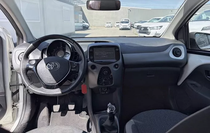 TOYOTA AYGO 1.0 VVT-i x-play photo 18 1103701