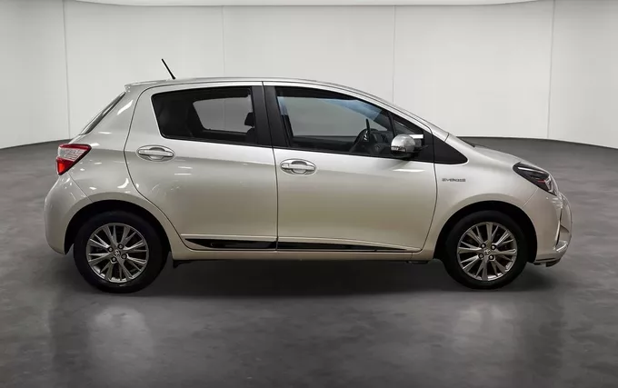 TOYOTA YARIS Hybride 100h Dynamic extérieur côté droit 1103988
