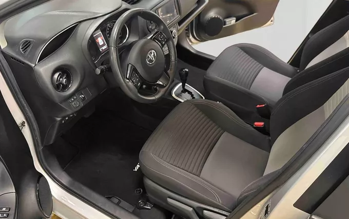 TOYOTA YARIS Hybride 100h Dynamic photo 11 1103988
