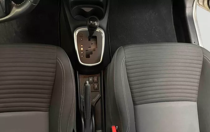 TOYOTA YARIS Hybride 100h Dynamic photo 13 1103988