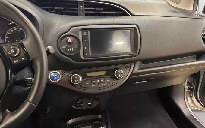 TOYOTA YARIS Hybride 100h Dynamic photo 14 1103988