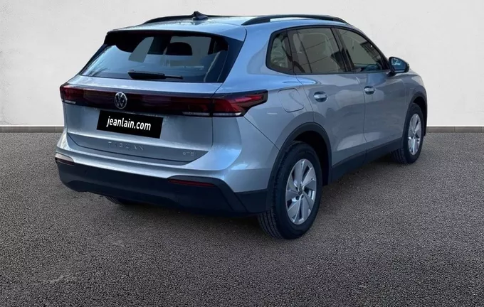 VOLKSWAGEN TIGUAN 1.5 eTSI 130ch DSG7 extérieur trois quart arrière droit 1159
