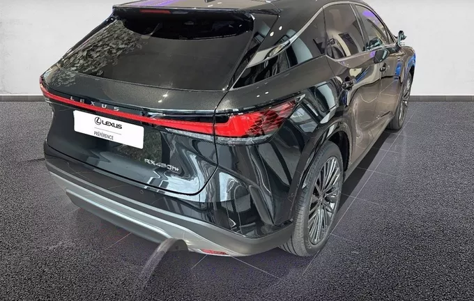 LEXUS RX 450h+ 4WD Hybride Rechargeable Executive extérieur trois quart arrière droit 98476