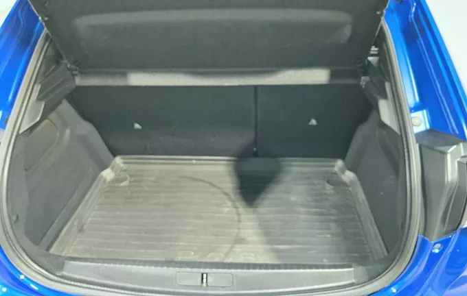 PEUGEOT 208 PureTech 100 S&S BVM6 Allure extérieur arrière 946157