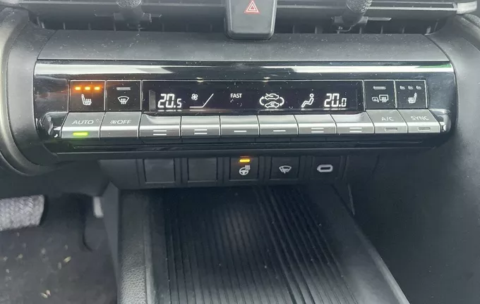 TOYOTA C-HR Hybride 140 Design photo 14 1102677