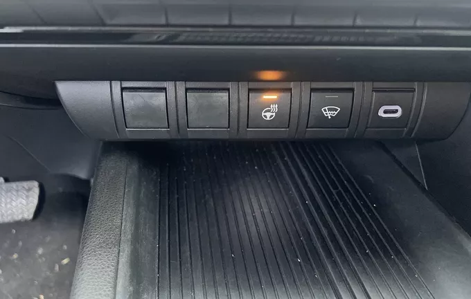 TOYOTA C-HR Hybride 140 Design photo 15 1102677