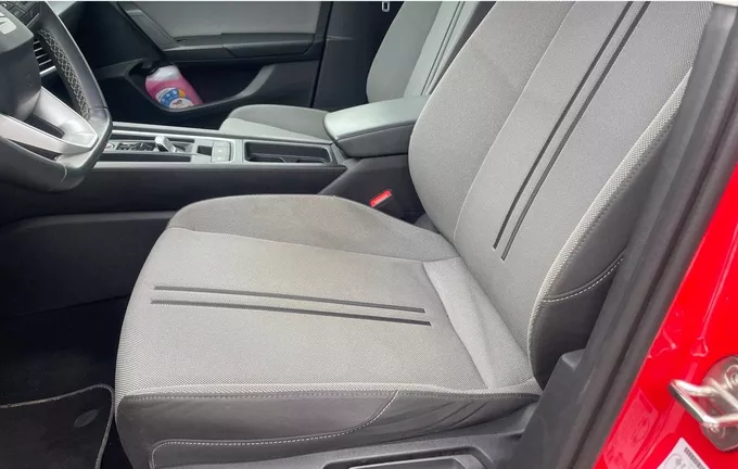 SEAT LEON 2.0 TDI 150 DSG7 Business extérieur trois quart arrière droit 2133039