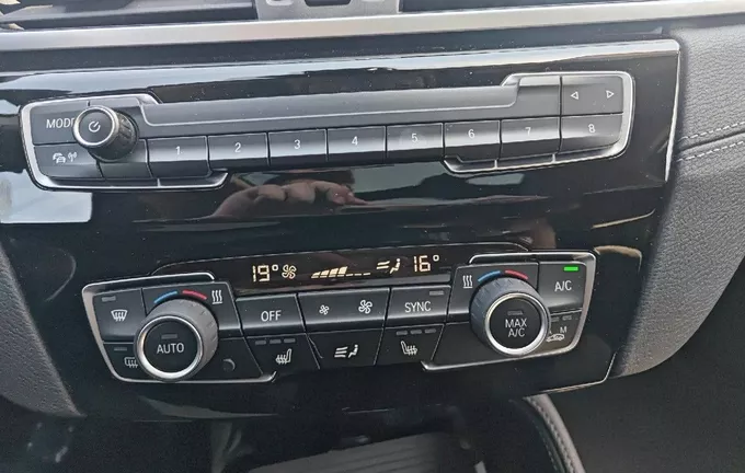 BMW X1 sDrive 18d 150 ch BVA8 xLine photo 14 213239