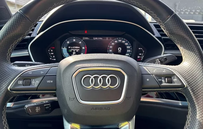 AUDI Q3 35 TDI 150 ch S tronic 7 S line photo 12 2126507