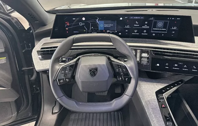 PEUGEOT 5008 Hybrid 145 ch e-DCS6 Allure photo 9 945811