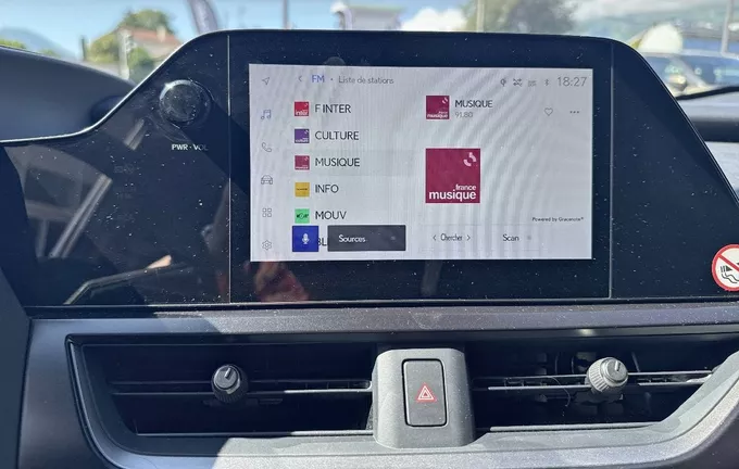 LEXUS UX 300h 2WD F SPORT Design photo 16 1103383