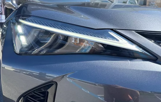 LEXUS UX 300h 2WD F SPORT Design photo 19 1103383