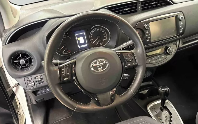 TOYOTA YARIS Hybride 100h Dynamic photo 12 213673