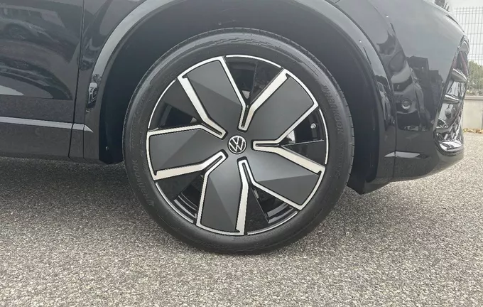 VOLKSWAGEN TIGUAN 1.5 eHybrid 204ch DSG6 R-Line Edition photo 9 5528