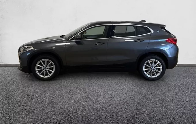 BMW X2 sDrive 18i 140 ch DKG7 Business Design extérieur côté gauche 213014