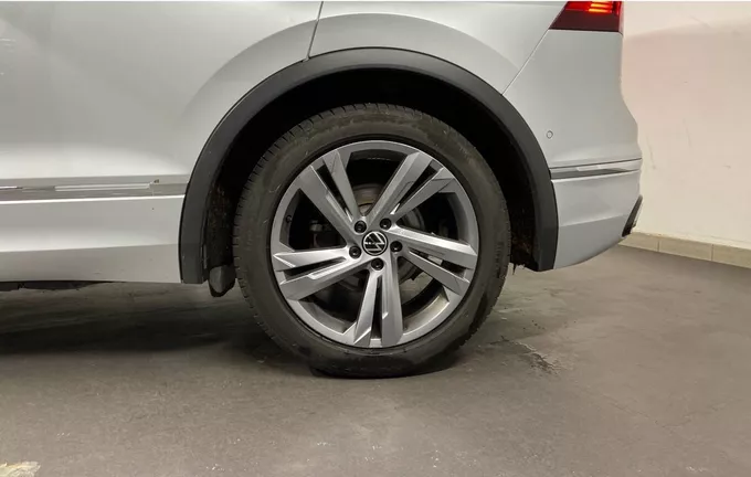 VOLKSWAGEN TIGUAN 1.5 eTSI 150ch DSG7 R-Line photo 12 2117074