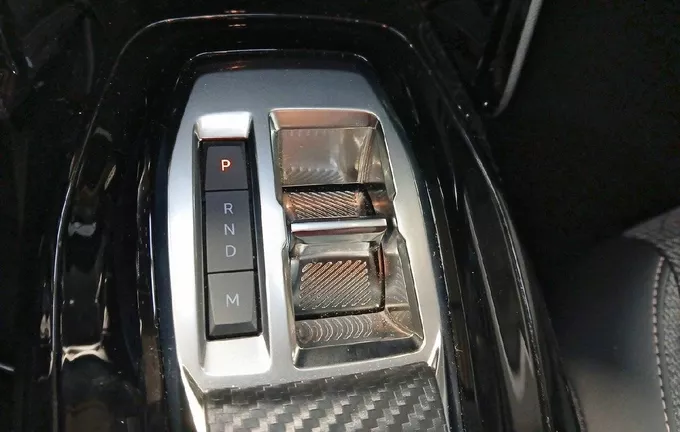 PEUGEOT 208 Hybrid 100 e-DCS6 Allure photo 14 944040