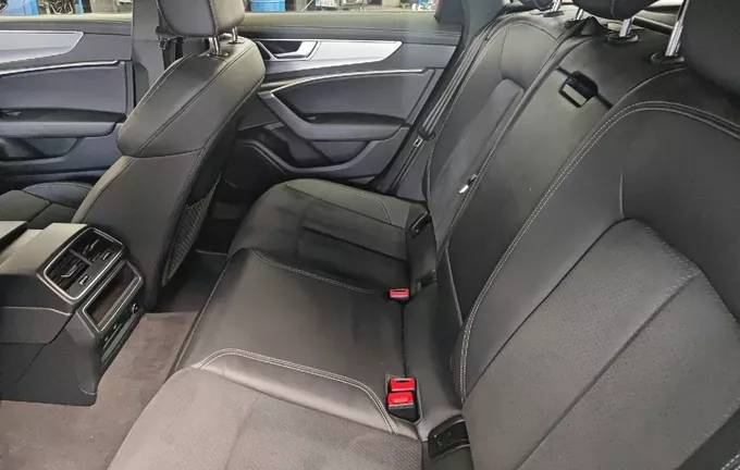 AUDI A6 Avant 40 TDI 204 ch S tronic 7 Quattro S line photo 12 3014055