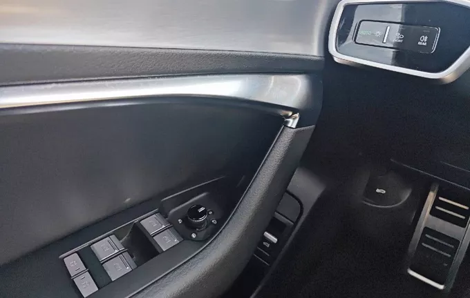 AUDI A6 Avant 40 TDI 204 ch S tronic 7 Quattro S line photo 19 3014055