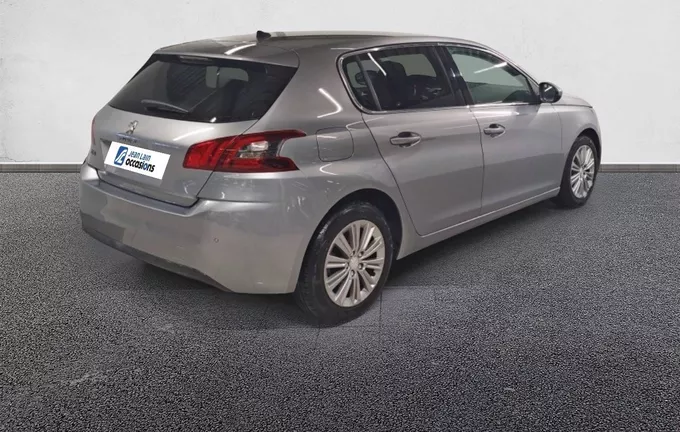PEUGEOT 308 1.2 PureTech 130ch S&S EAT6 Allure extérieur trois quart arrière droit 2131145