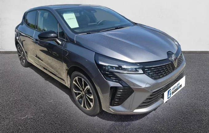 RENAULT CLIO E-Tech hybride 145 Techno extérieur trois quart avant droit 2127365