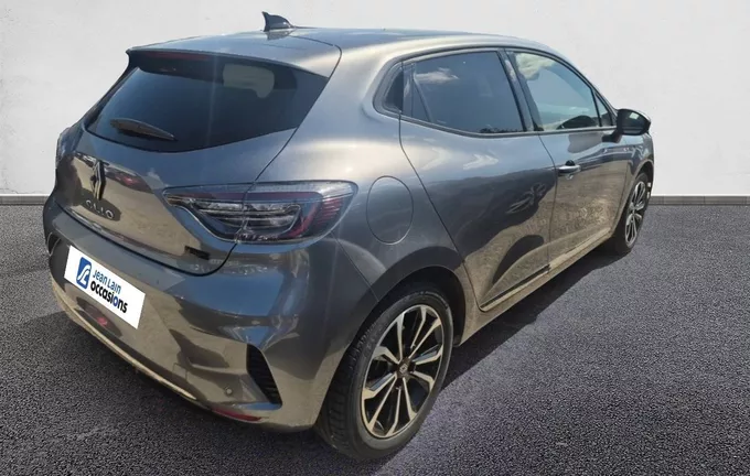 RENAULT CLIO E-Tech hybride 145 Techno extérieur trois quart arrière droit 2127365