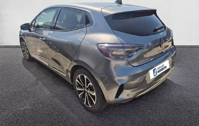 RENAULT CLIO E-Tech hybride 145 Techno extérieur trois quart arrière gauche 2127365