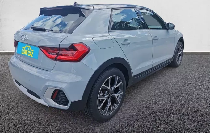 AUDI A1 Allstreet 30 TFSI 110 ch S tronic 7 Avus extérieur trois quart arrière droit 213146