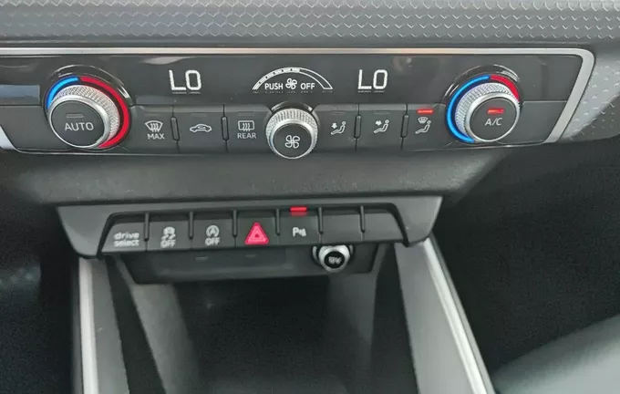 AUDI A1 Allstreet 30 TFSI 110 ch S tronic 7 Avus photo 15 213146