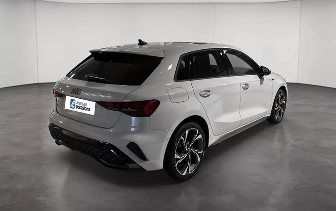 AUDI A3 Sportback TDI 150 S tronic 7 S line extérieur trois quart arrière droit 2132523