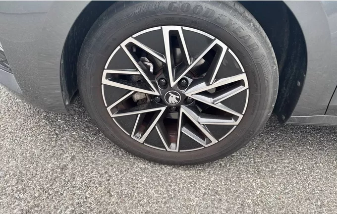 SKODA OCTAVIA Combi 1.5 TSI Hybrid 150 ch ACT DSG7 Selection photo 12 2130368