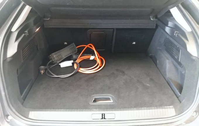 CITROEN C4 e-C4 136 ch Automatique Shine extérieur arrière 946006